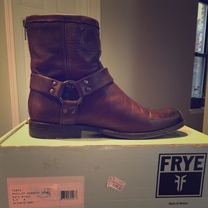 Frye Phillip Harness Short 8.5